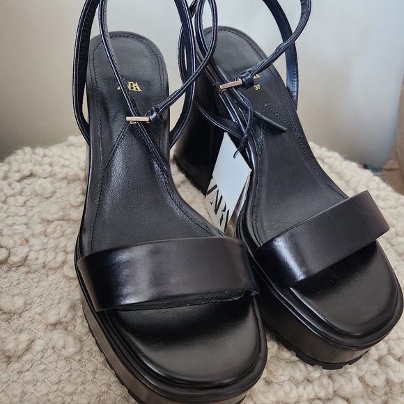 Zara Chunky Block Heel Sandals - Picture 13 of 14